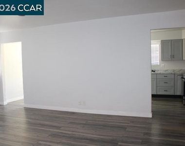 130 Aster Ct - Photo Thumbnail 3
