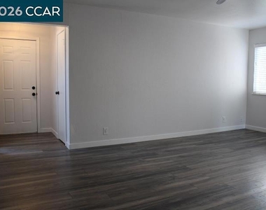 130 Aster Ct - Photo Thumbnail 2