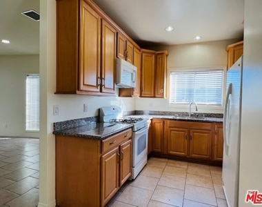 520 Columbia Avenue - Photo Thumbnail 5