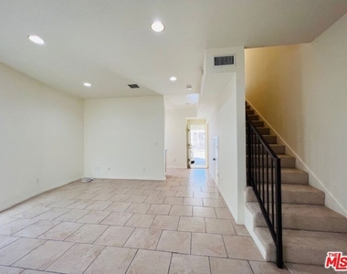520 Columbia Avenue - Photo Thumbnail 3