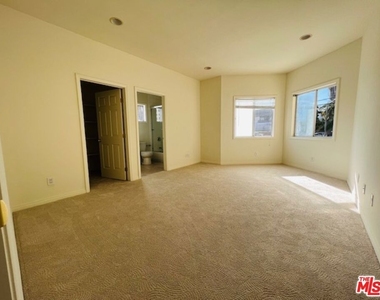 520 Columbia Avenue - Photo Thumbnail 8
