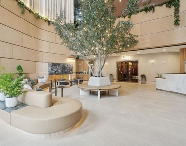 1100 Wilshire Boulevard - Photo Thumbnail 34