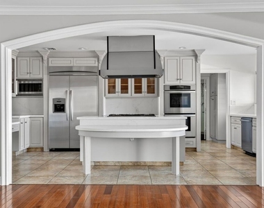 4186 Regal Oak Drive - Photo Thumbnail 6