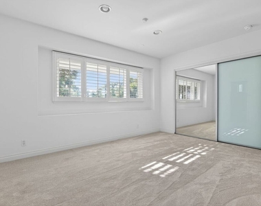 4186 Regal Oak Drive - Photo Thumbnail 26
