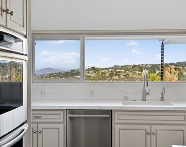 4186 Regal Oak Drive - Photo Thumbnail 7