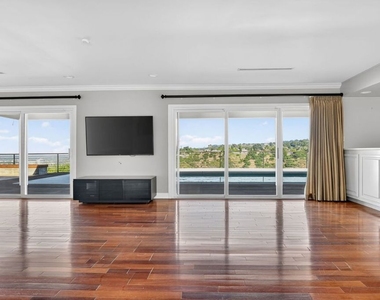 4186 Regal Oak Drive - Photo Thumbnail 11
