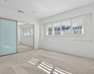 4186 Regal Oak Drive - Photo Thumbnail 23