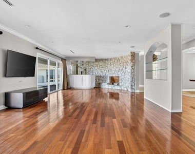 4186 Regal Oak Drive - Photo Thumbnail 10