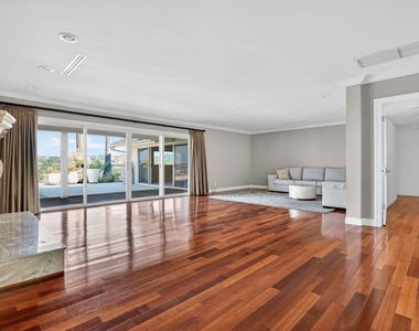 4186 Regal Oak Drive - Photo Thumbnail 17