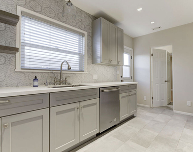10529 Mount Gleason Avenue - Photo Thumbnail 13