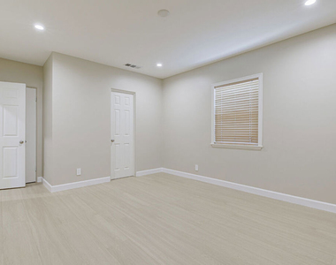 10529 Mount Gleason Avenue - Photo Thumbnail 16