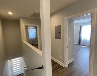4710 Maplewood Avenue - Photo Thumbnail 15