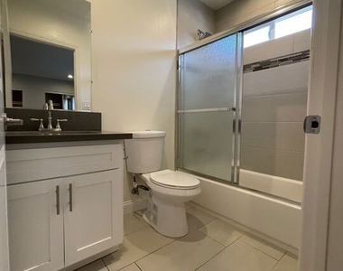 4710 Maplewood Avenue - Photo Thumbnail 23