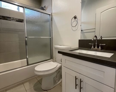 4710 Maplewood Avenue - Photo Thumbnail 14