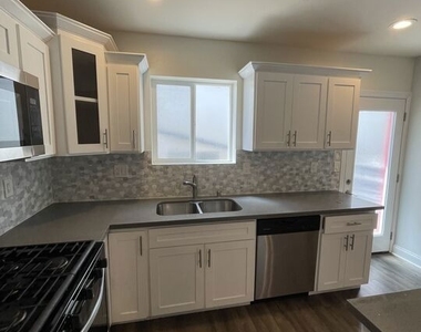 4710 Maplewood Avenue - Photo Thumbnail 10