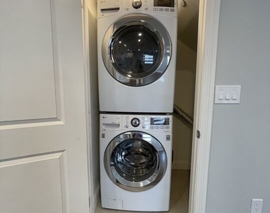 4710 Maplewood Avenue - Photo Thumbnail 12