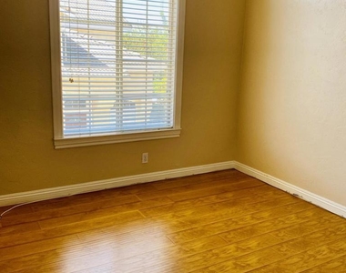 1690 Tanglebush Lane - Photo Thumbnail 12