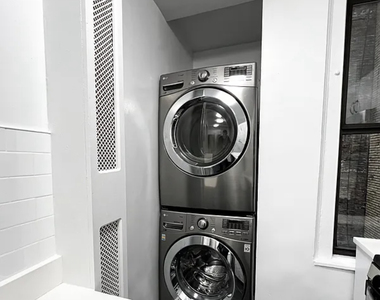 25 West 68th Street - Photo Thumbnail 1