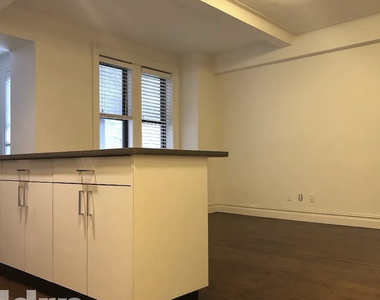 25 West 68th Street - Photo Thumbnail 6