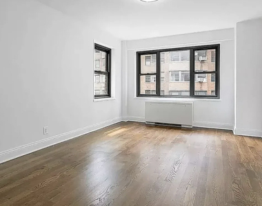 401 East 89th Street - Photo Thumbnail 2