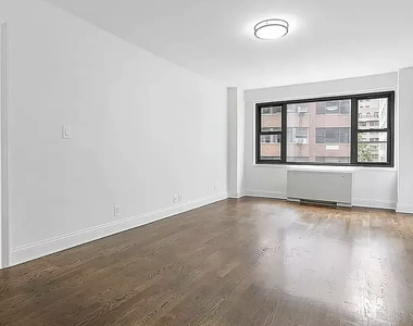 401 East 89th Street - Photo Thumbnail 1