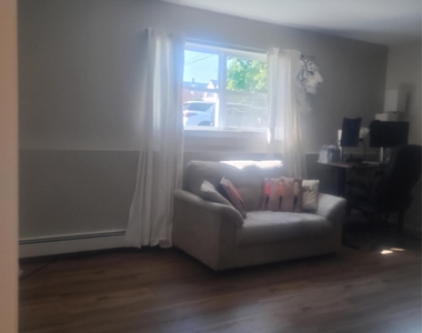 38 Richmond Place - Photo Thumbnail 17