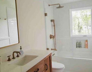 41 Columbine Avenue N - Photo Thumbnail 10