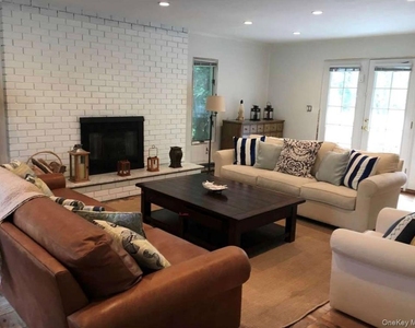 41 Columbine Avenue N - Photo Thumbnail 3