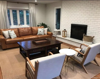 41 Columbine Avenue N - Photo Thumbnail 5