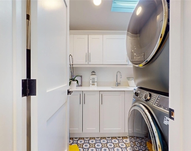 5 Halsey Avenue - Photo Thumbnail 18