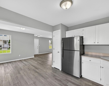 2722 Whispering Hills - Photo Thumbnail 9