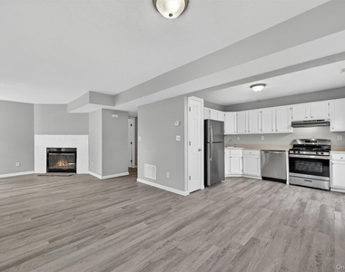 2722 Whispering Hills - Photo Thumbnail 6