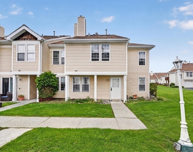 2722 Whispering Hills - Photo Thumbnail 3