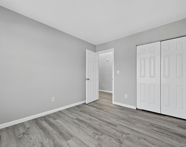 2722 Whispering Hills - Photo Thumbnail 15