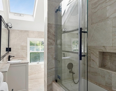 28 Windermere Drive - Photo Thumbnail 10