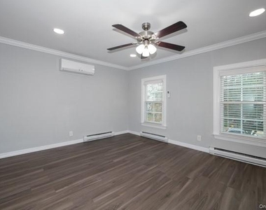 22 Park Avenue - Photo Thumbnail 2