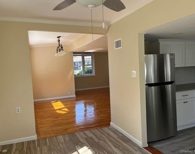 1539 Park Avenue - Photo Thumbnail 8