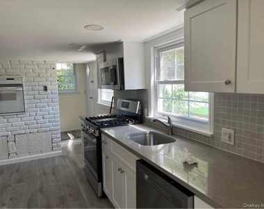 1539 Park Avenue - Photo Thumbnail 4