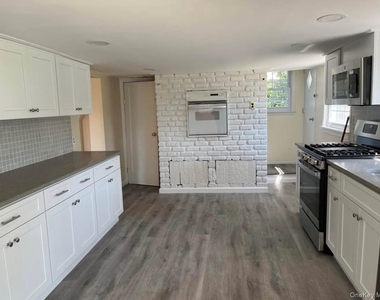 1539 Park Avenue - Photo Thumbnail 6