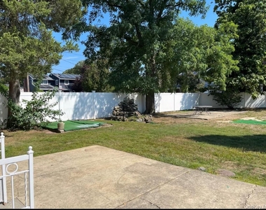 1539 Park Avenue - Photo Thumbnail 14