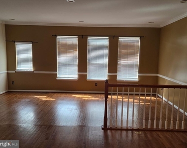344 Woodstream Boulevard - Photo Thumbnail 15