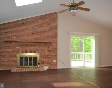 9614 Shannon Lane - Photo Thumbnail 10