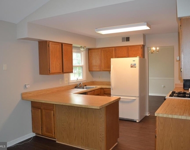 9614 Shannon Lane - Photo Thumbnail 8