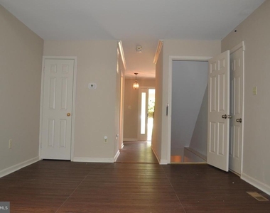 9614 Shannon Lane - Photo Thumbnail 12
