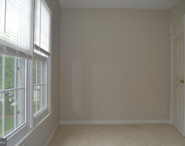 9614 Shannon Lane - Photo Thumbnail 18