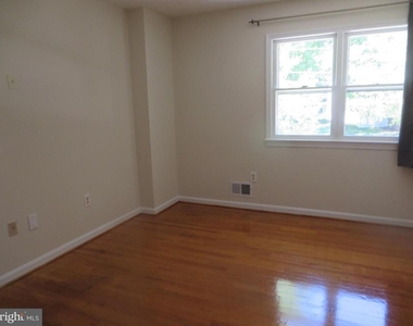 1405 Dade Lane - Photo Thumbnail 10