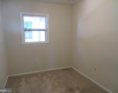 1405 Dade Lane - Photo Thumbnail 18