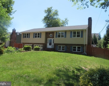 1405 Dade Lane - Photo Thumbnail 2