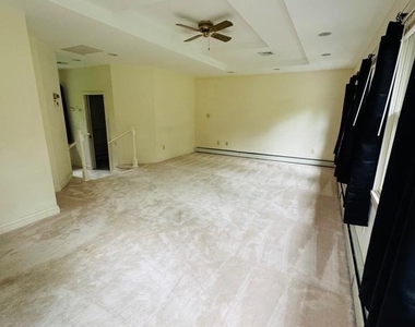 4046 Elizabeth Lane - Photo Thumbnail 13
