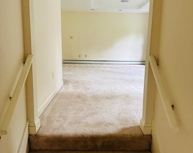 4046 Elizabeth Lane - Photo Thumbnail 11